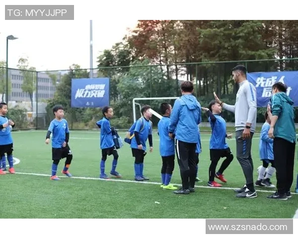 足球明星小甜菜的精彩瞬间与迷人风采全景展示 足球明星小甜菜的精彩瞬间与迷人风采全景展示